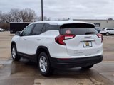 Used 2024 GMC Terrain SLE image 3