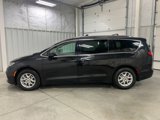 Used 2021 Chrysler Pacifica Touring-L image 3