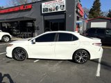 Used 2020 Toyota Camry SE image 2