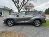 Used 2022 Toyota Highlander XLE image 4