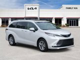 Used 2023 Toyota Sienna Limited image 1