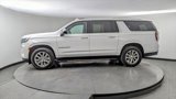 Used 2023 Chevrolet Suburban Premier image 3