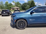 Used 2025 Chevrolet Suburban High Country image 2