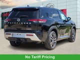 New 2025 Nissan Pathfinder Platinum image 3