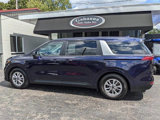 Used 2023 Kia Carnival LX image 2