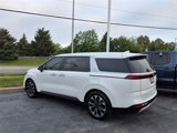 Used 2024 Kia Carnival EX image 3