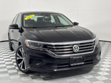 Used 2021 Volkswagen Passat 2.0T SE image 2