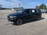 Used 2024 Kia Carnival EX image 3