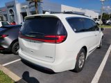 Used 2022 Chrysler Pacifica Limited image 4