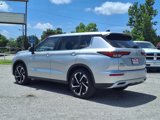 Used 2023 Mitsubishi Outlander 4WD Plug-In Hybrid image 3
