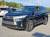 Used 2017 Toyota Highlander XLE image 3