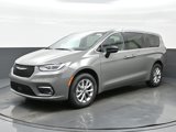 New 2025 Chrysler Pacifica Select image 2