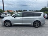 Used 2023 Chrysler Pacifica Limited image 4