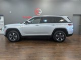 Used 2023 Jeep Grand Cherokee 4WD 4xe image 2