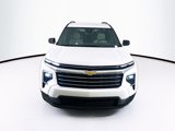 Used 2025 Chevrolet Traverse LT image 2