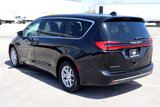 Used 2023 Chrysler Pacifica Touring-L image 4