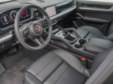 Certified 2025 Porsche Cayenne image 4