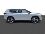 New 2025 Mitsubishi Outlander SE image 3