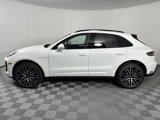 Used 2025 Porsche Macan image 2