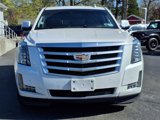 Used 2019 Cadillac Escalade Luxury image 2