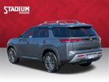 New 2025 Nissan Pathfinder SL image 6