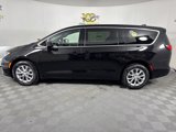 New 2025 Chrysler Pacifica Select image 5