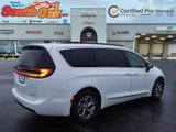 Certified 2023 Chrysler Pacifica Limited image 3