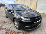 Used 2023 Chrysler Pacifica Touring-L image 4