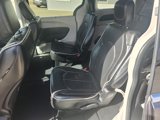 Used 2023 Chrysler Pacifica Limited image 6