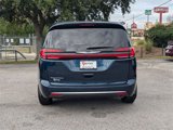 New 2025 Chrysler Pacifica Select image 4