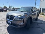 Used 2022 Nissan Rogue SV image 2