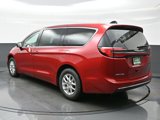 New 2025 Chrysler Pacifica Select image 4