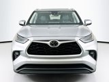 Used 2024 Toyota Highlander XLE image 2