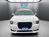 Used 2022 Chrysler 300 Touring image 2