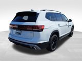 New 2025 Volkswagen Atlas Peak Edition SE image 4