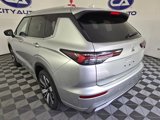New 2025 Mitsubishi Outlander SEL image 5