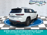 Used 2023 Jeep Grand Cherokee L Limited image 3