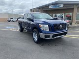 Used 2019 Nissan Titan SV image 3