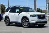 New 2025 Nissan Pathfinder Platinum image 2