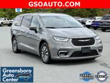 Used 2023 Chrysler Pacifica Touring-L image 2