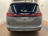 Used 2022 Chrysler Pacifica Touring-L image 3