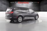 Certified 2023 Chrysler Pacifica Limited image 3