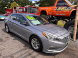 Used 2015 Hyundai Sonata SE image 2