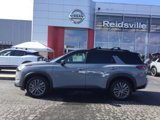 New 2025 Nissan Pathfinder SL w/ SL Premium Package image 2