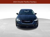 Used 2024 Chrysler Pacifica Touring-L image 2