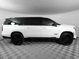 Used 2025 Cadillac Escalade ESV V image 5