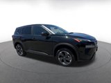Used 2024 Nissan Rogue SV image 2