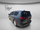 New 2025 Chrysler Pacifica Select image 5