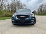 New 2025 Chrysler Pacifica Select image 3