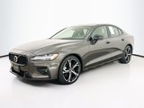 Used 2025 Volvo S60 B5 Core image 3